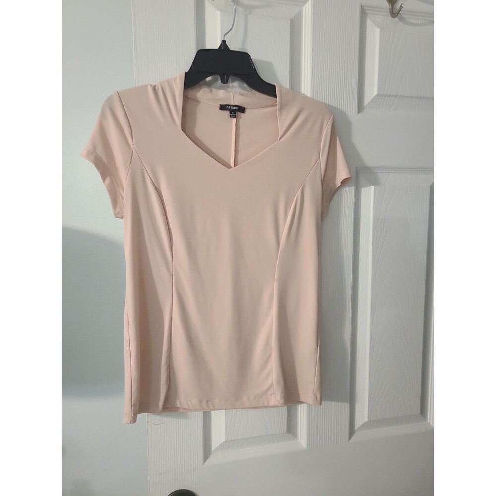 beige Premise short-sleeve top square-cut neckline with front prince. Sz M